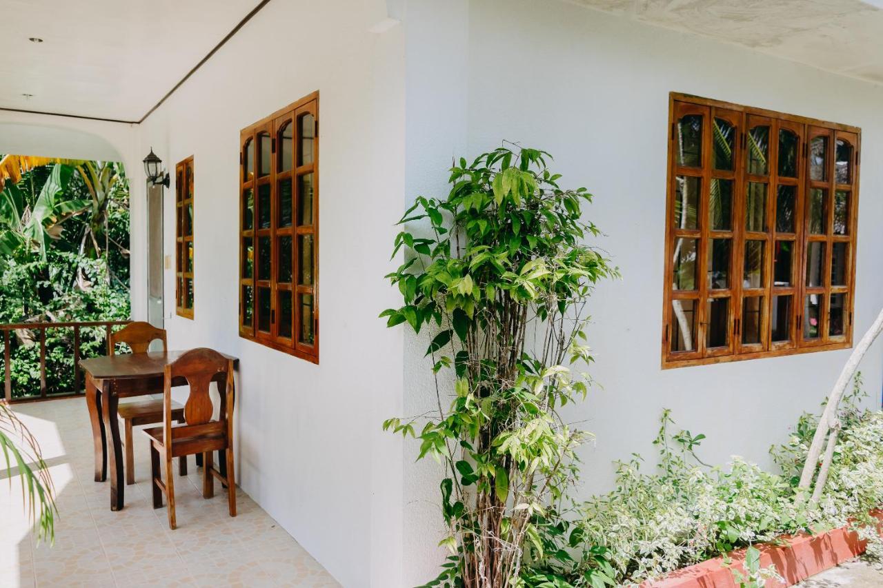 Palmera Palma Private 1-Br Bungalow In Moalboal Exteriör bild