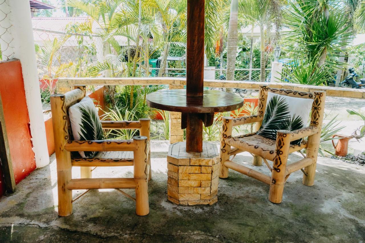 Palmera Palma Private 1-Br Bungalow In Moalboal Exteriör bild