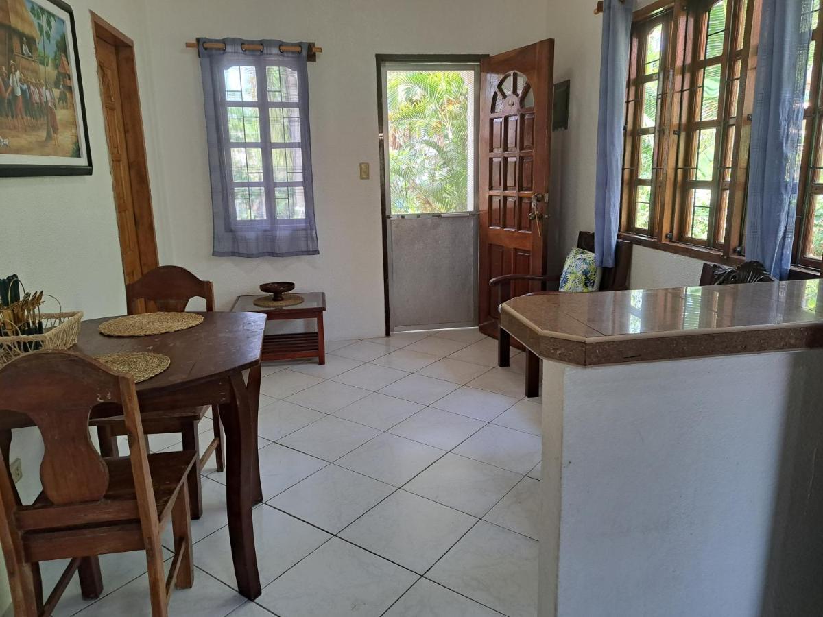 Palmera Palma Private 1-Br Bungalow In Moalboal Exteriör bild