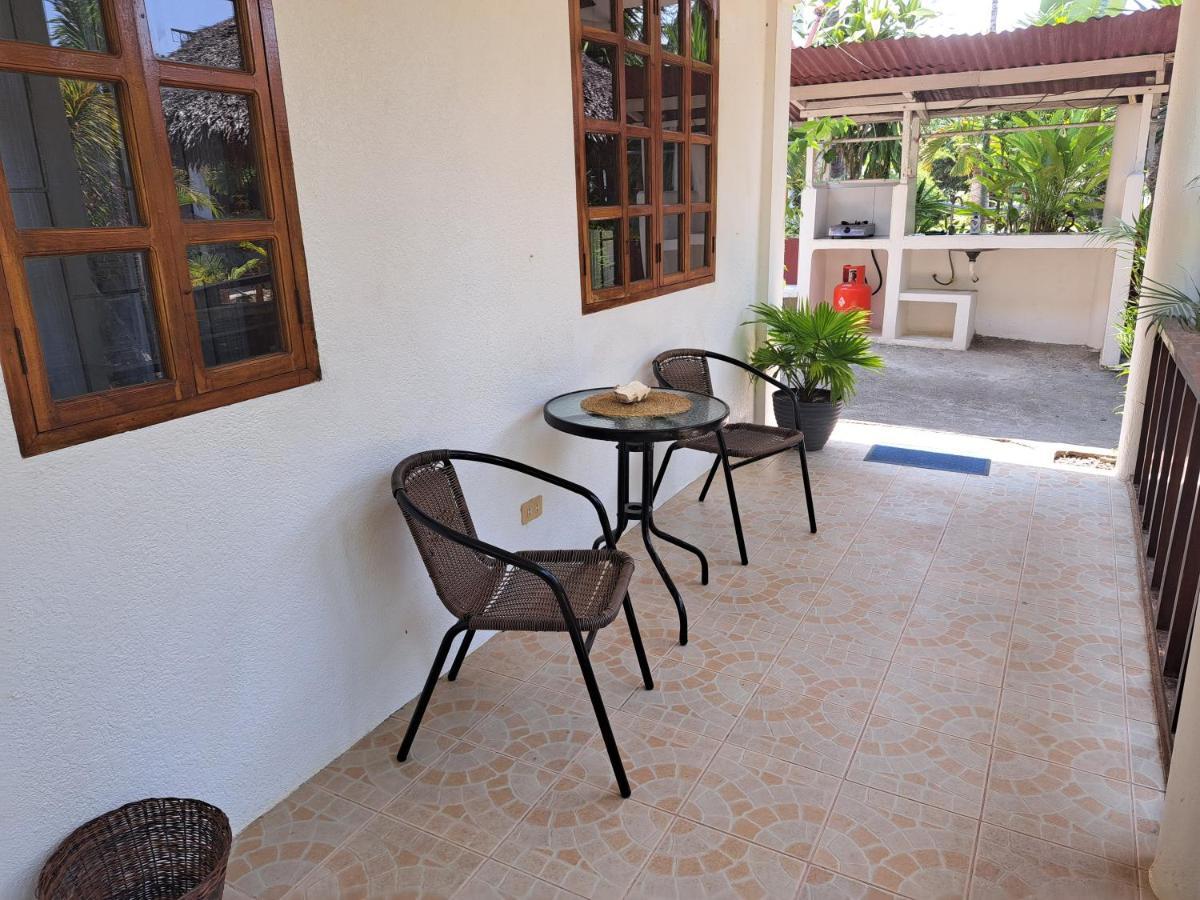 Palmera Palma Private 1-Br Bungalow In Moalboal Exteriör bild