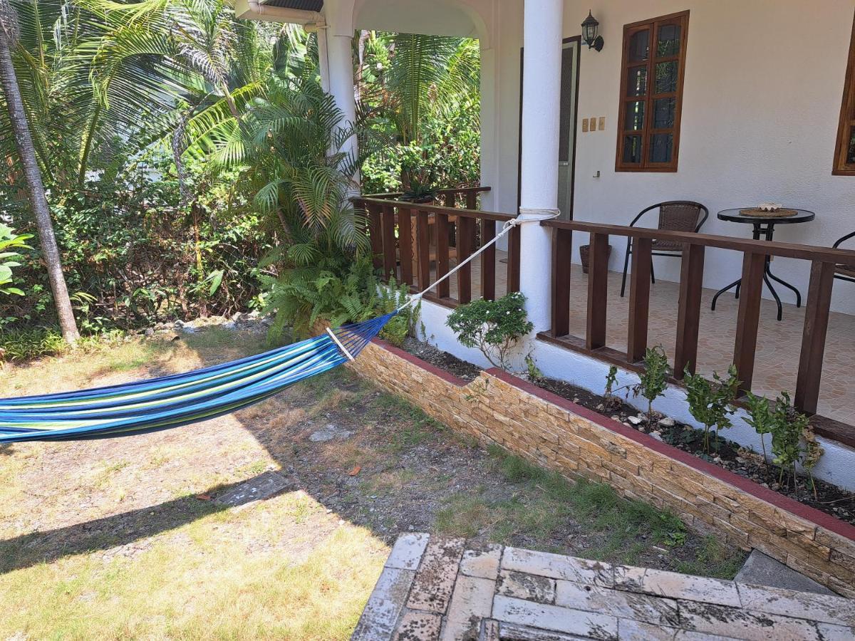 Palmera Palma Private 1-Br Bungalow In Moalboal Exteriör bild